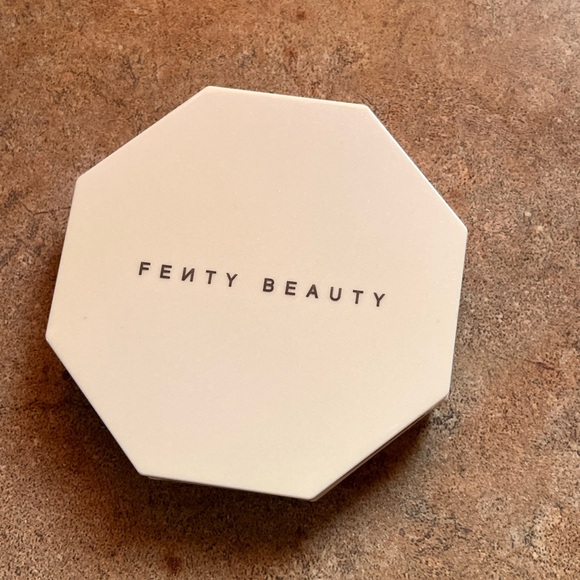 fenty beauty highlighter - Picture 4 of 7